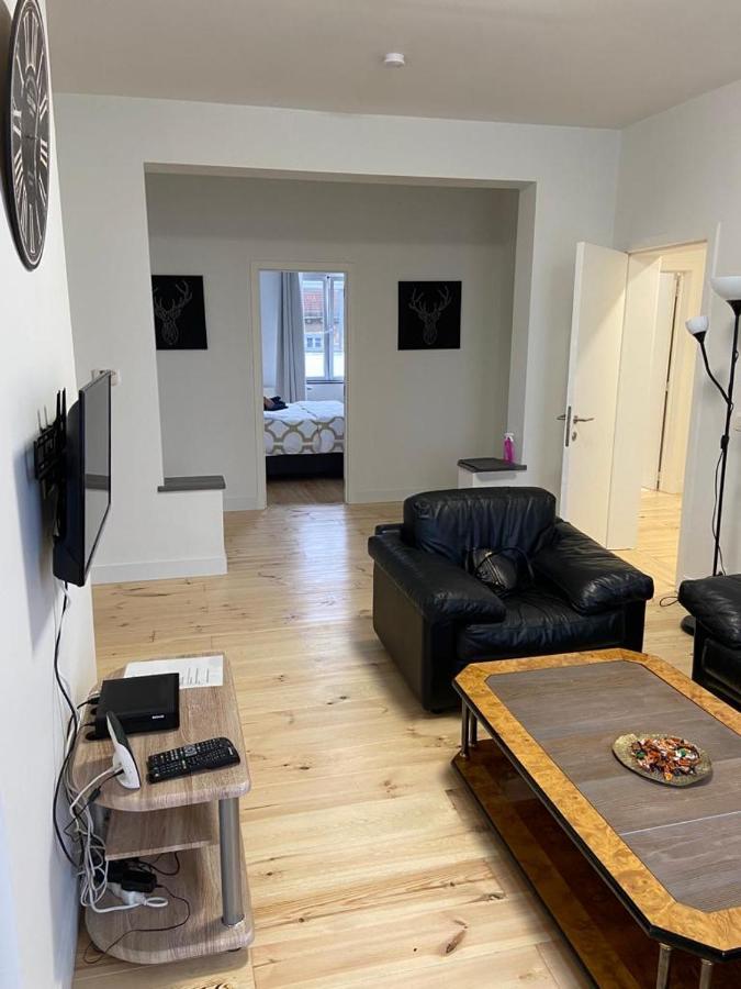 בריסל Modern Apartment Third Floor מראה חיצוני תמונה